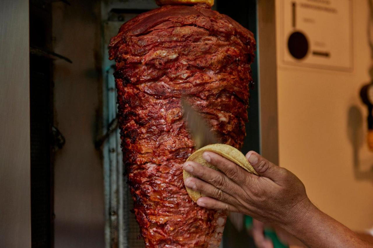 Fiesta Americana Condesa Cancun - Все включено Экстерьер фото Shawarma being prepared