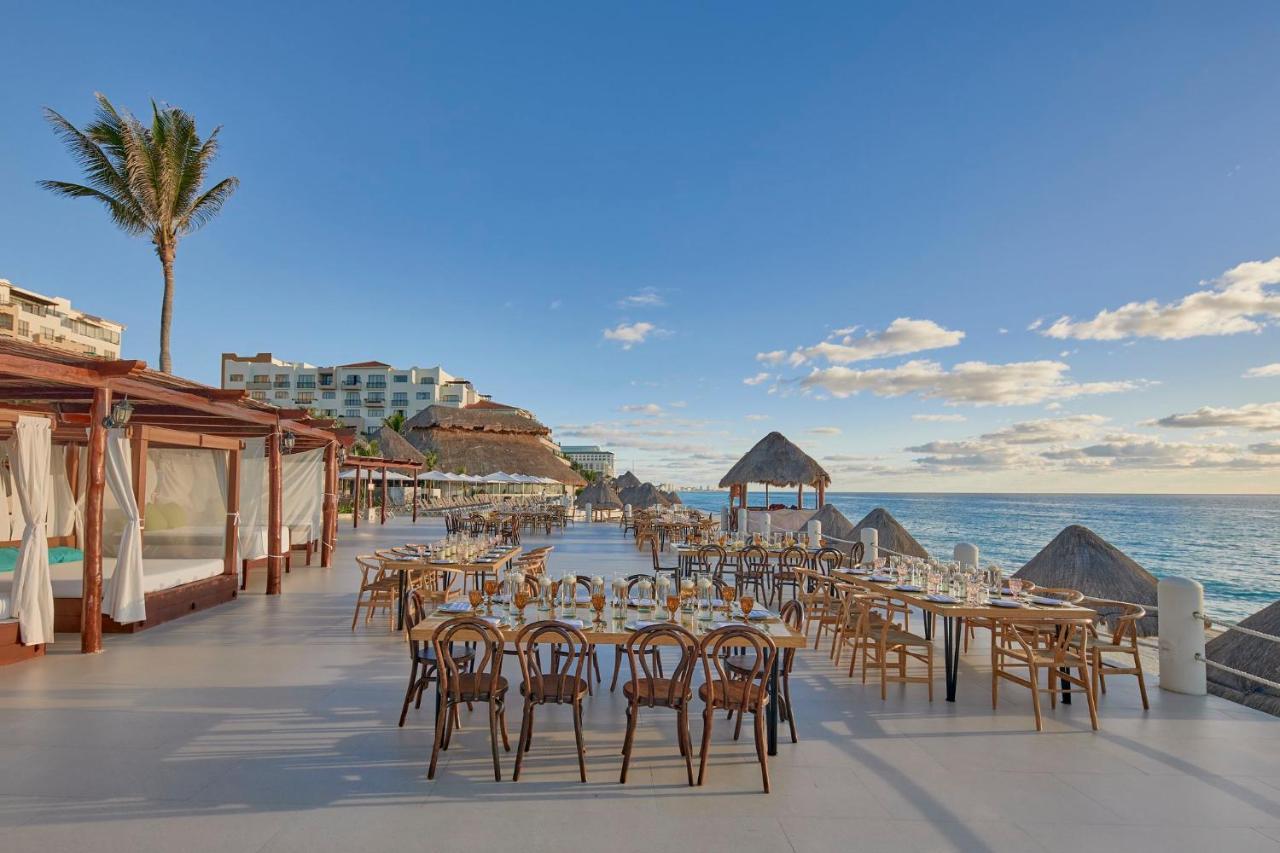 Fiesta Americana Condesa Cancun - Все включено Экстерьер фото Beachfront dining at the Grand at Moon Palace