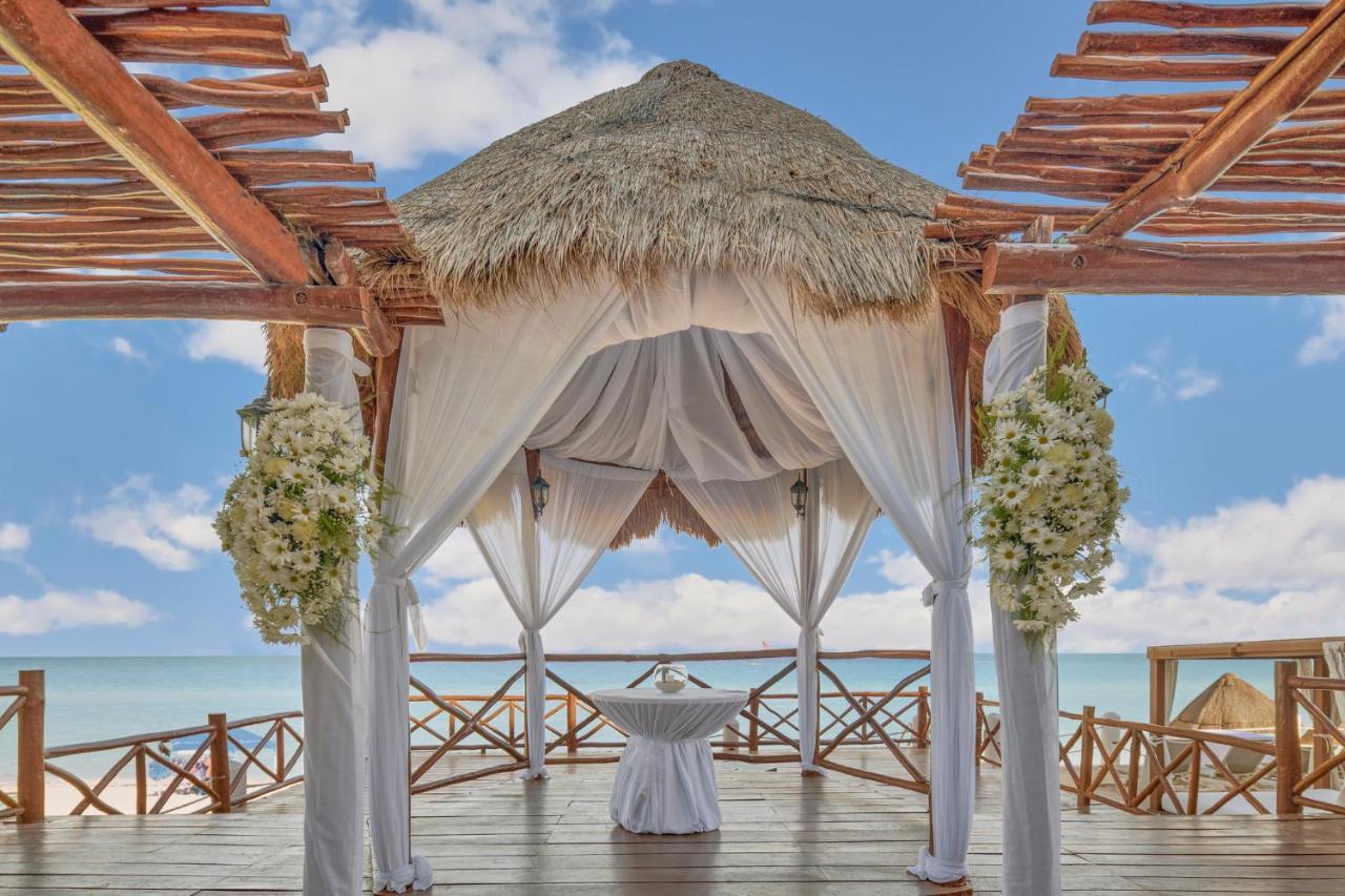 Fiesta Americana Condesa Cancun - Все включено Экстерьер фото A gazebo at the beach