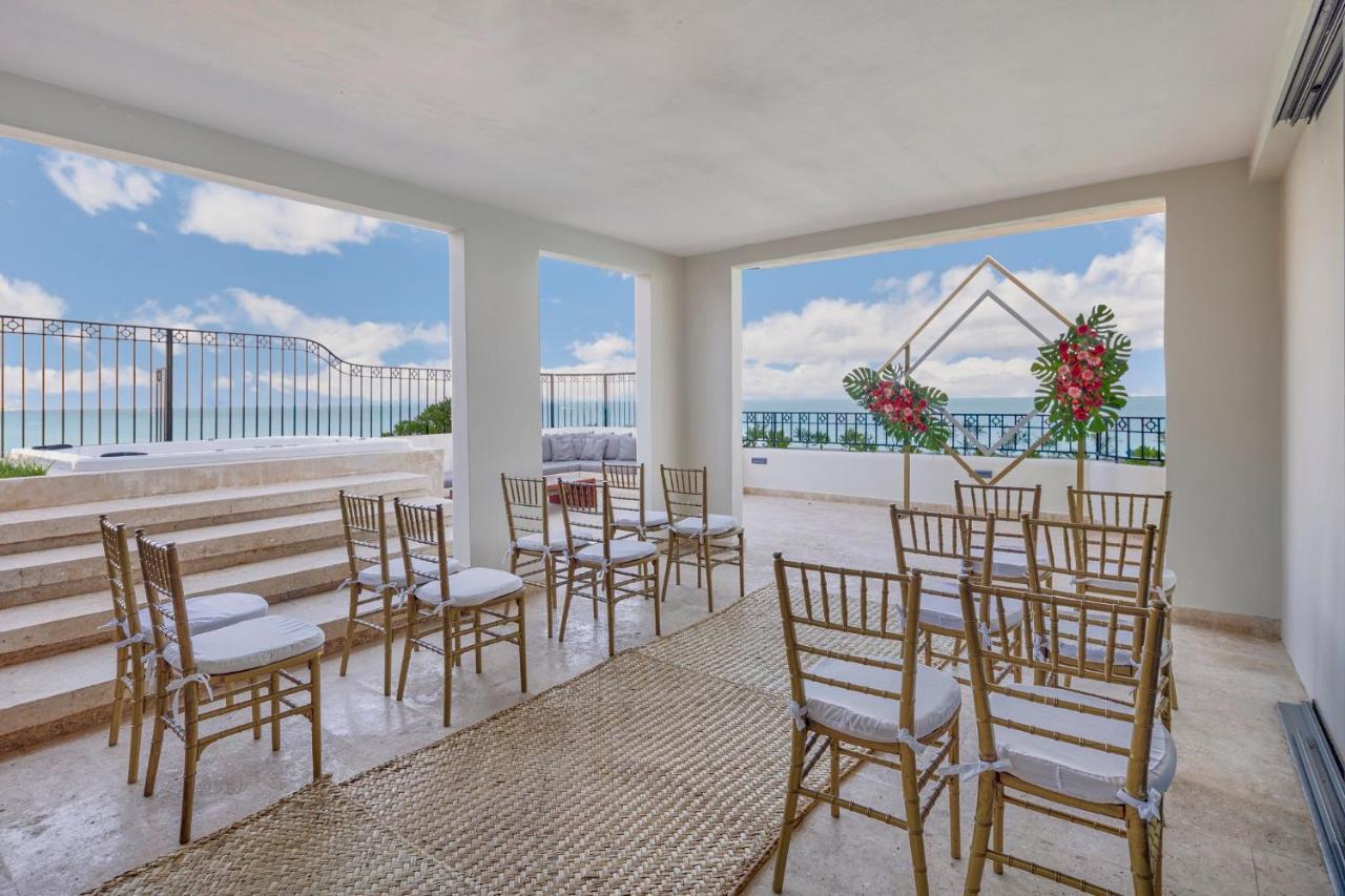 Fiesta Americana Condesa Cancun - Все включено Экстерьер фото The resort's wedding chapel