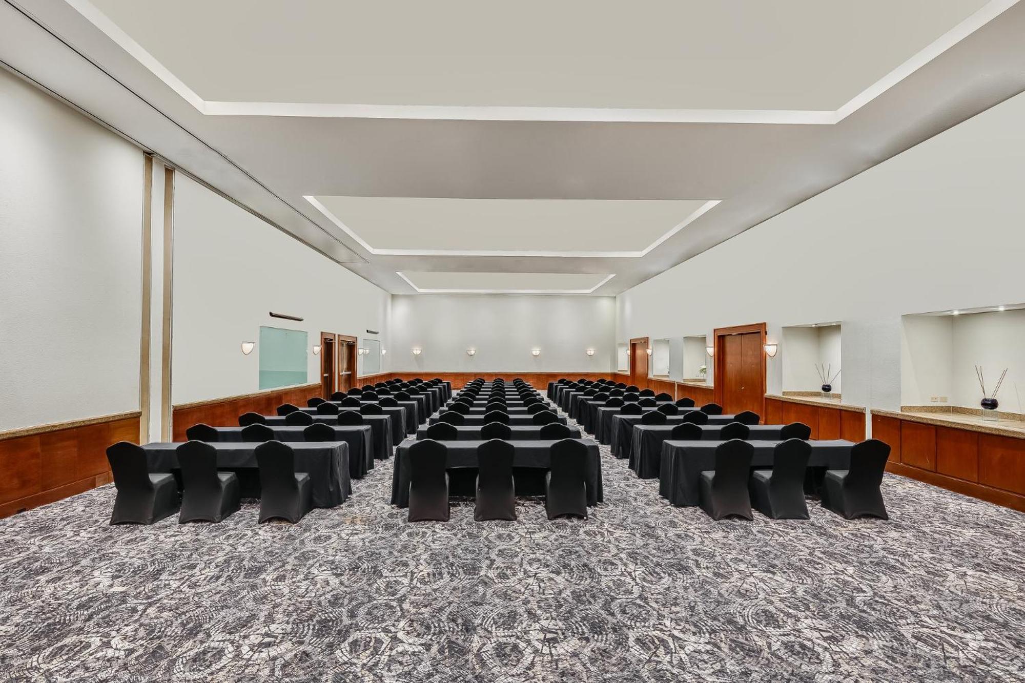 Fiesta Americana Condesa Cancun - Все включено Экстерьер фото The meeting room of the Federal Council