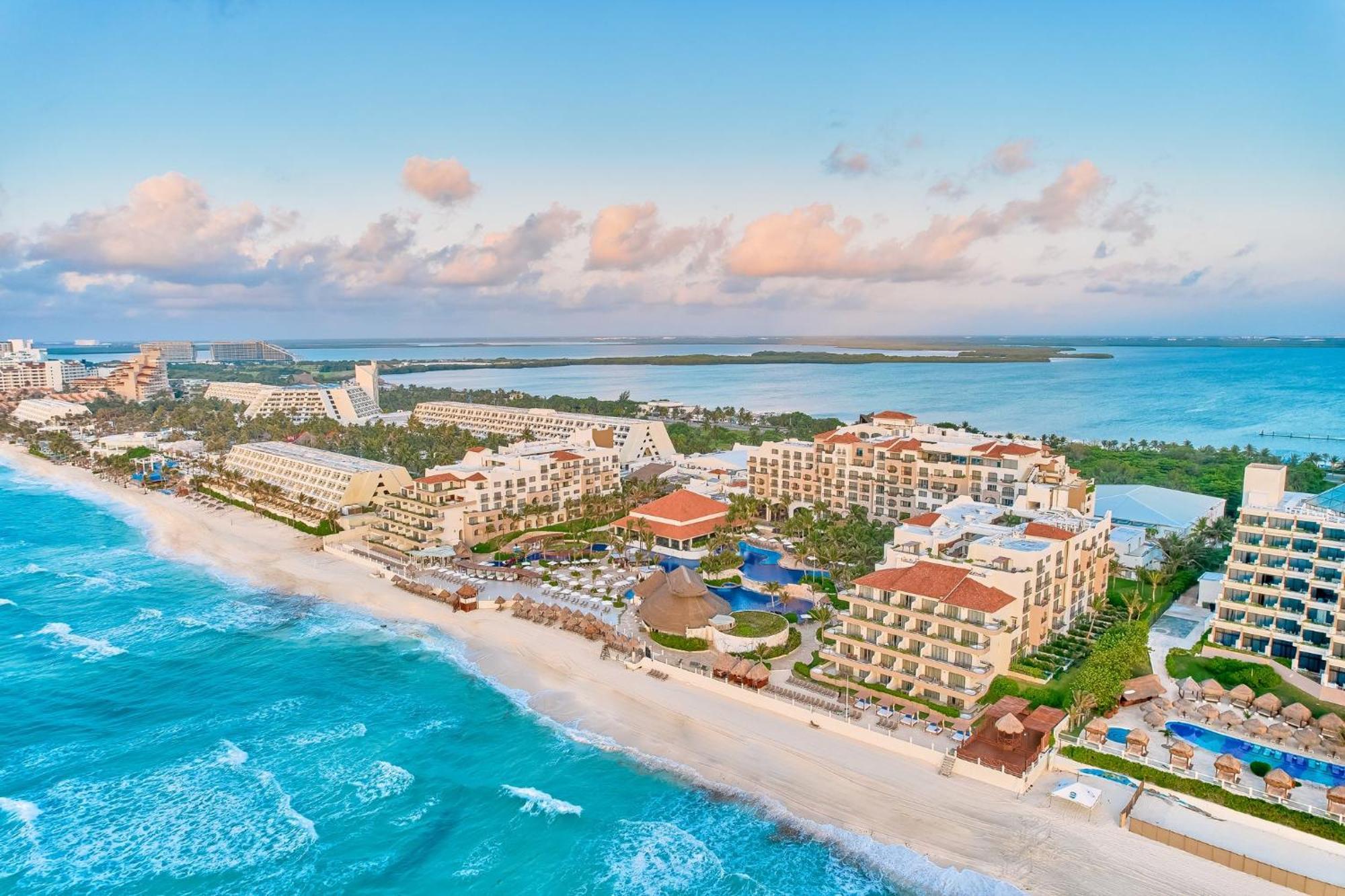Fiesta Americana Condesa Cancun - Все включено Экстерьер фото Aerial view of the resort